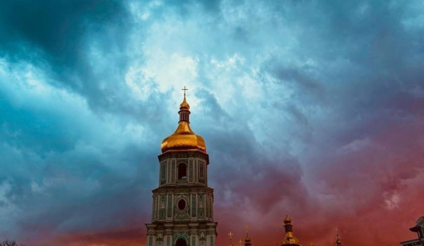Хмарно та з дощами: якою буде погода у Києві 15-21 квітня