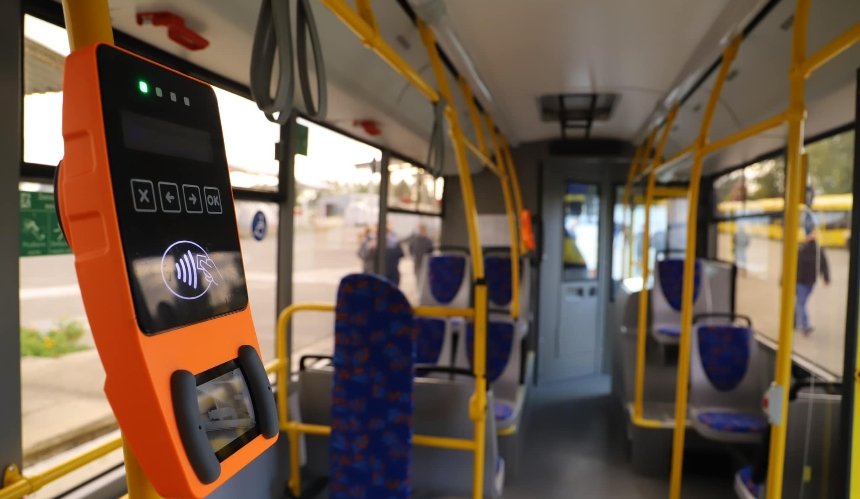 Низка автобусів і тролейбусів змінить свої маршрути 20-21 квітня: як курсуватиме транспорт