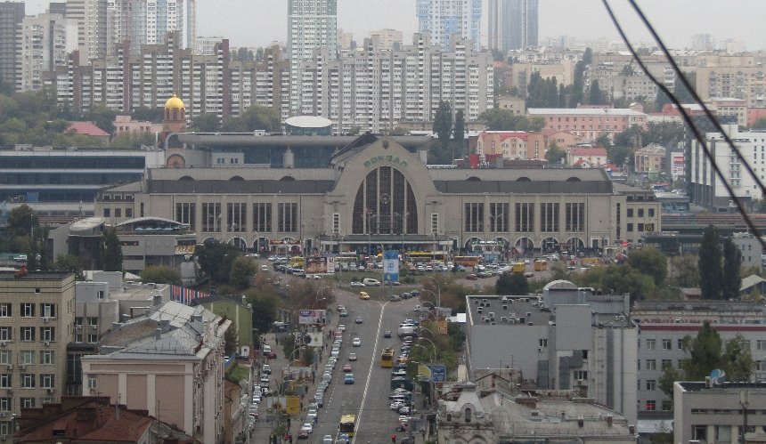 На Вокзальній площі у Києві хочуть змінити організацію руху транспорту: що відомо