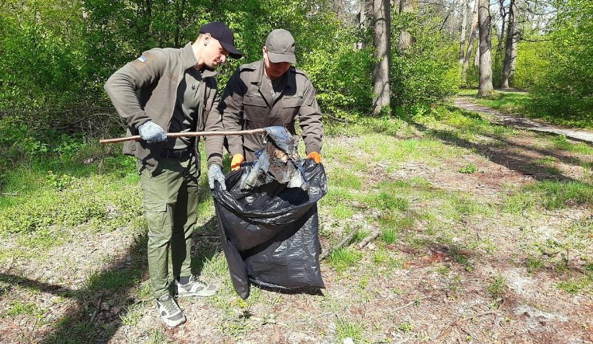 У Київському лісництві активісти провели весняну толоку: фото