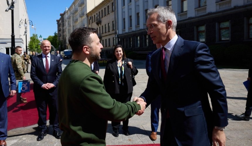 До Києва прибув генеральний секретар НАТО Єнс Столтенберг