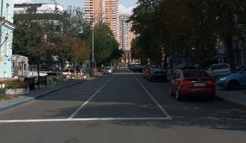 На вулиці Діловій у центрі Києва запровадили двосторонній рух