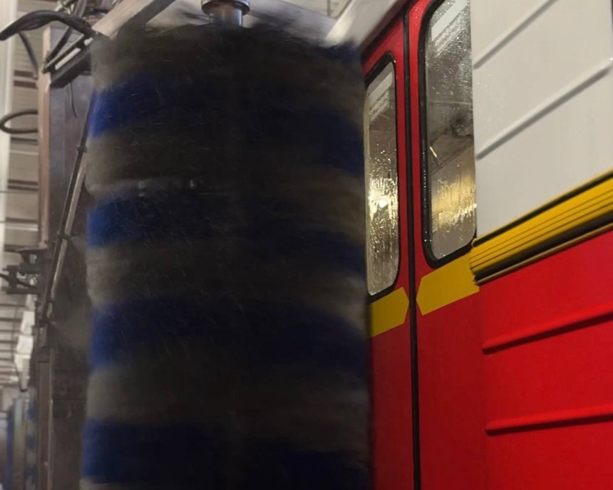 Як прибирають київське метро