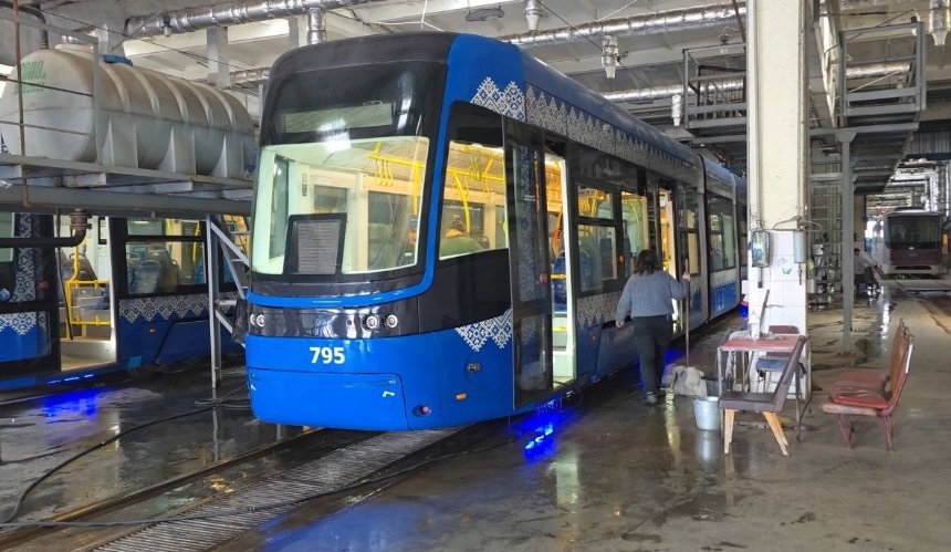 Як трамваї щодня готують до виходу на маршрути у Києві: фото