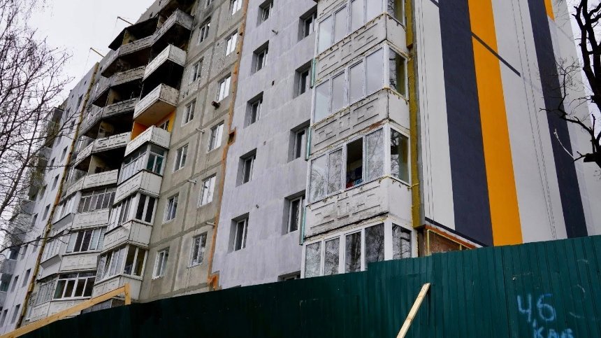 В Ірпені триває ремонт житла, пошкодженого обстрілом