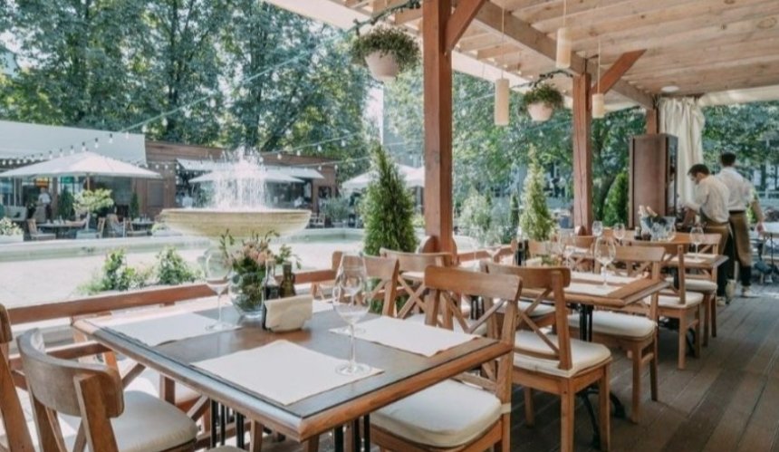 Літні тераси в один клік: у Києві запрацював онлайн-сервіс для рестораторів