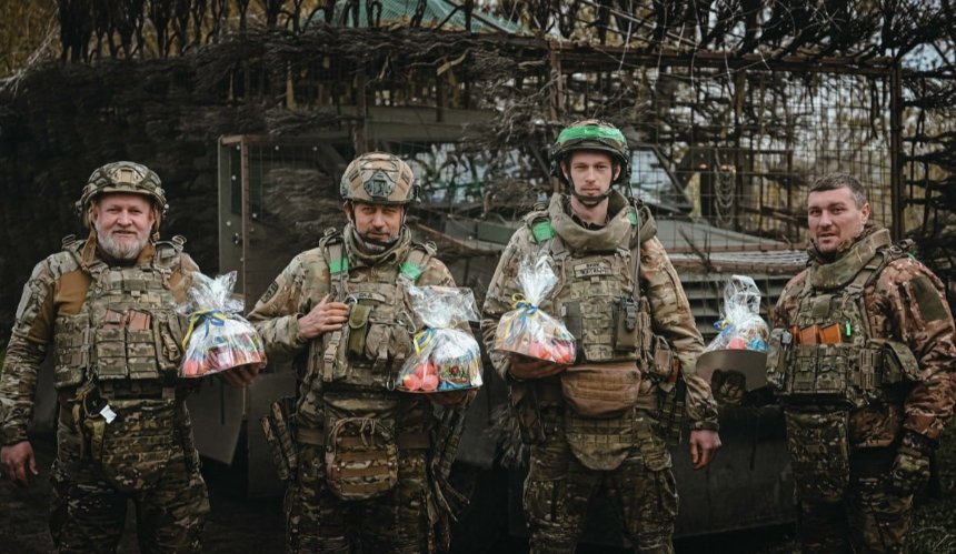 Нацполіція показала, як захисники зустрічають Великдень на передовій: фото