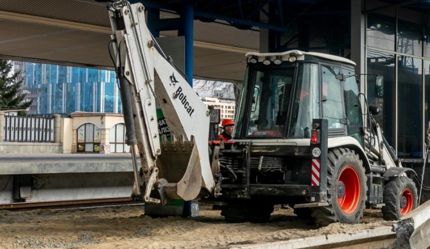 Ліфти, ескалатори та високий перон: як на Центральному вокзалі Києва перебудовують платформу