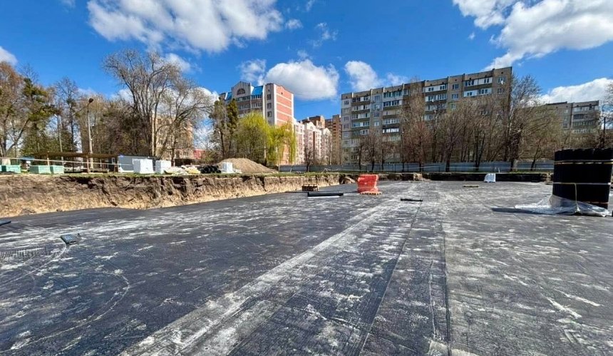 У Білій Церкві під футбольним полем будують протирадіаційне укриття: фото