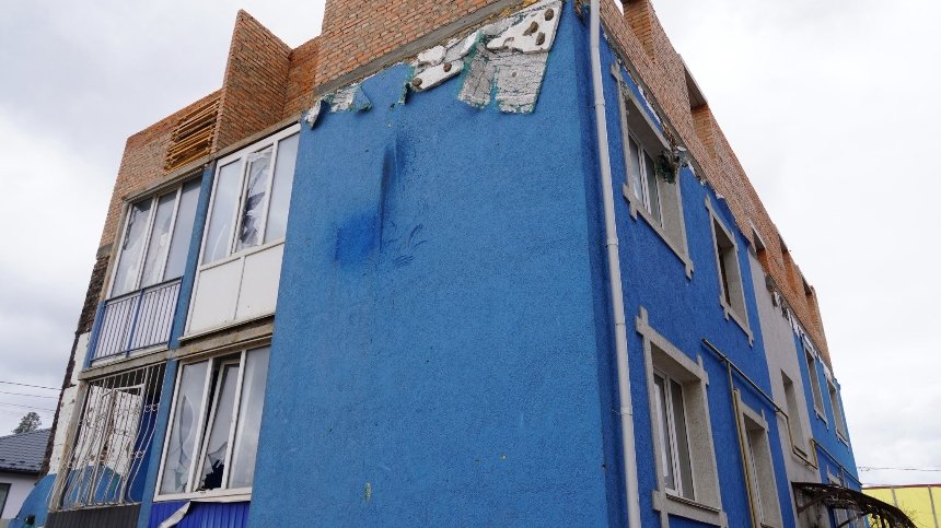 В Ірпені капітально ремонтують пошкоджену росіянами 4-поверхівку