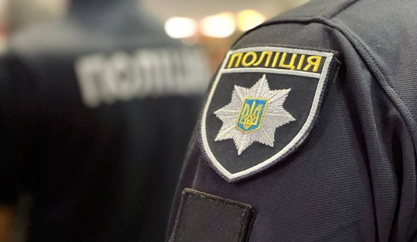 Втекли після перших пострілів: Нацполіція розслідує дії патрульних під час теракту у Києві