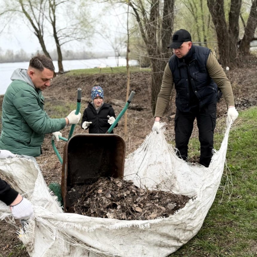 Як у Києві пройшла масштабна весняна толока