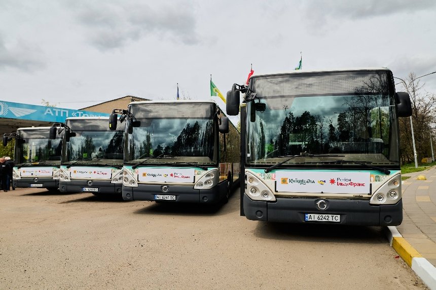 Буча отримала сучасні автобуси від Франції