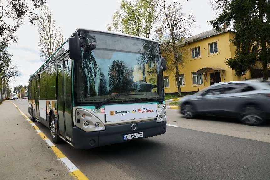 Буча отримала сучасні автобуси від Франції