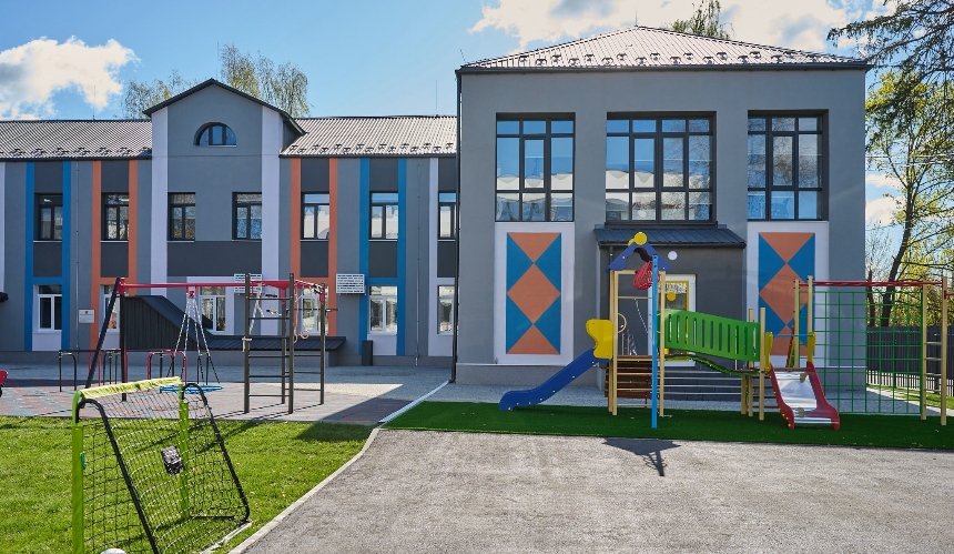 У Гостомелі&nbsp;капітально&nbsp;відбудували зруйновану обстрілами&nbsp;школу: фото