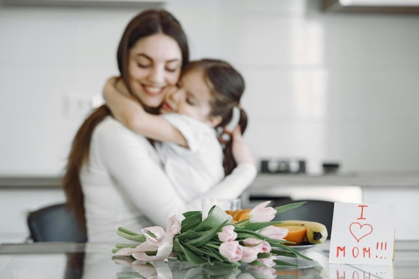 День матері 2026: коли святкують, дата та історія свята