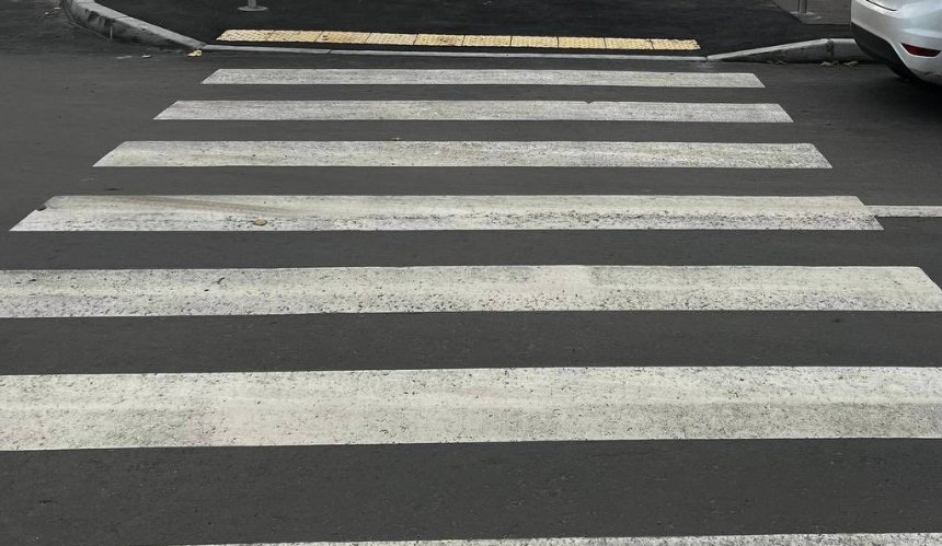 На вулиці Олени Теліги у Києві до кінця року обмежать рух надземними переходами: схема