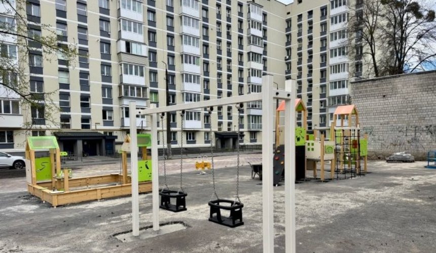 Житло для 144 родин: у Бучі завершують ремонт зруйнованого будинку