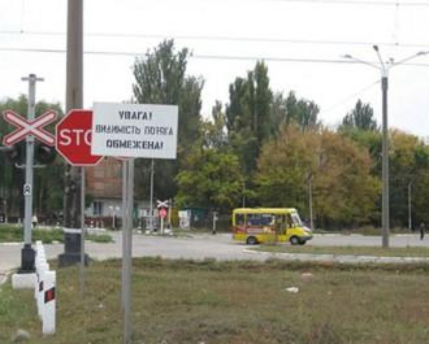 В Киевской области микроавтобус врезался в поезд, есть жертвы