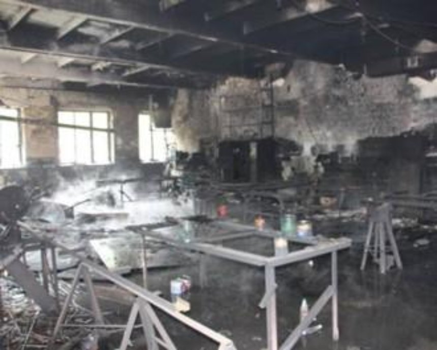 ​В Дарницком районе горела слесарная мастерская (фото)
