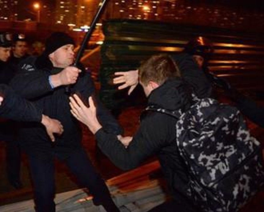 Начальник киевской милиции попросил Кличко разобраться со скандальными стройками