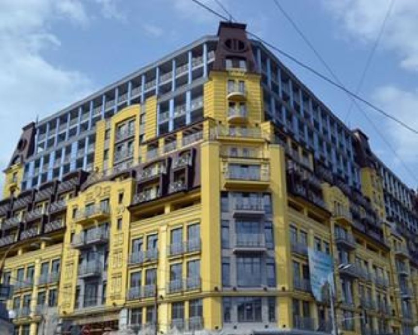 В Киеве не спешат демонтировать лишние этажи с незаконных строек (фото, видео)