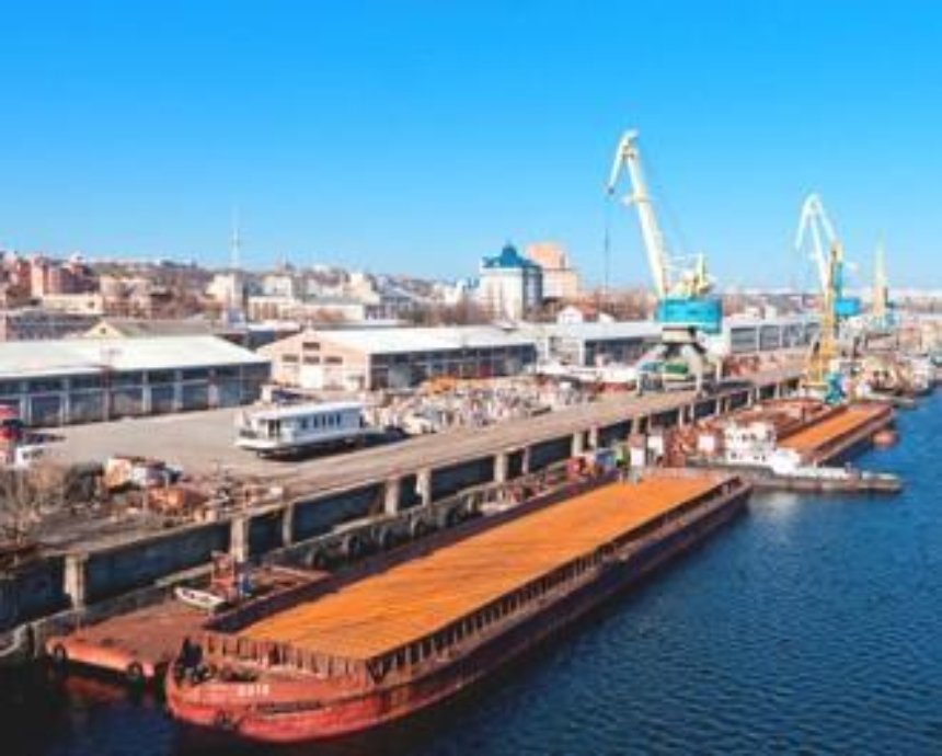 В Киевском порту будут принимать международные суда и грузы