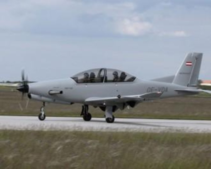 В Австрии совершил первый полет учебный самолет с украинским двигателем (фото, видео)