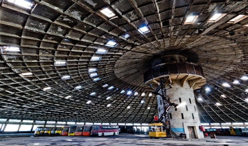 Киевляне предлагают превратить бывший автобусный парк в музей транспорта