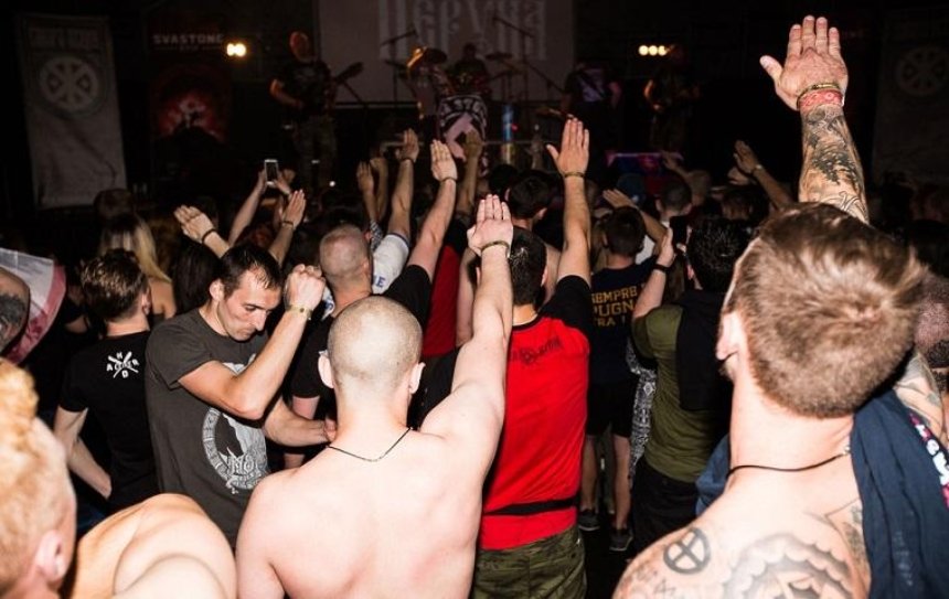 В Киеве возбудили уголовное дело из-за нацистской символики на концерте