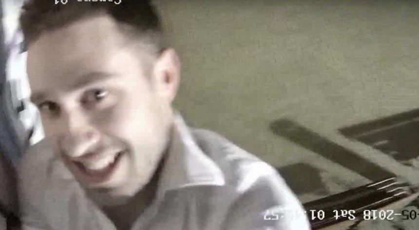 Вандали зірвали камеру на Андріївському узвозі (фото, відео)