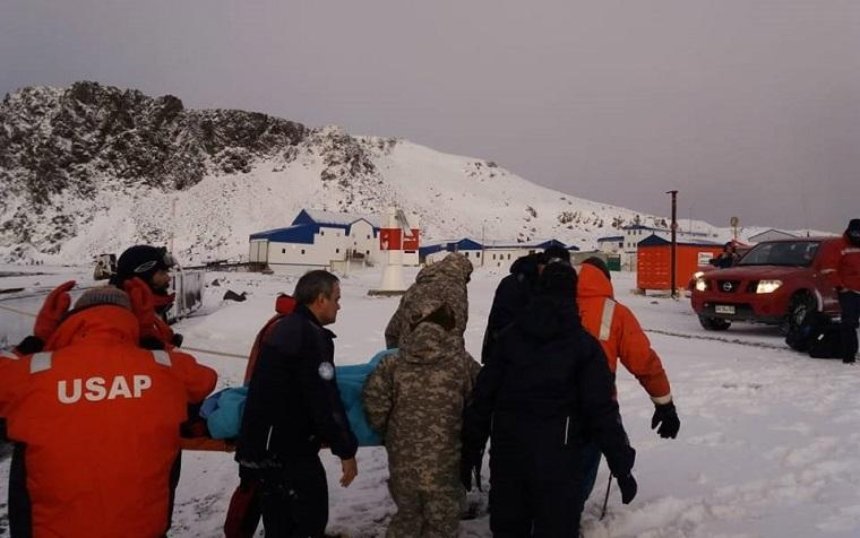 Украинца эвакуировали из Антарктиды из-за аппендицита (фото)