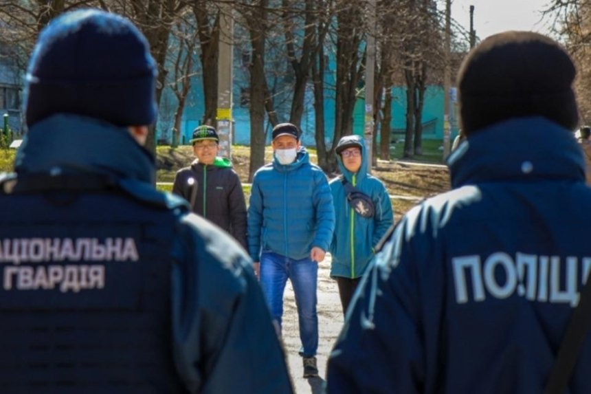 Главное за 28 мая: обыски в Довженко-Центре, усиление карантина и увольнения в МАУ
