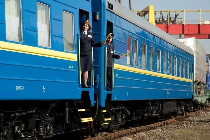 «Укрзализныця» запустила продажу билетов еще на 12 поездов: список