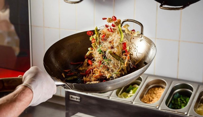 Новое место: фастфуд-ресторан Dragon Wok & Sushi возле «Левобережной»