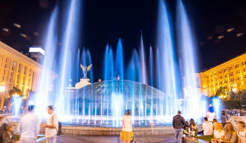В Киеве заработали фонтаны: график работы и расписание световых шоу
