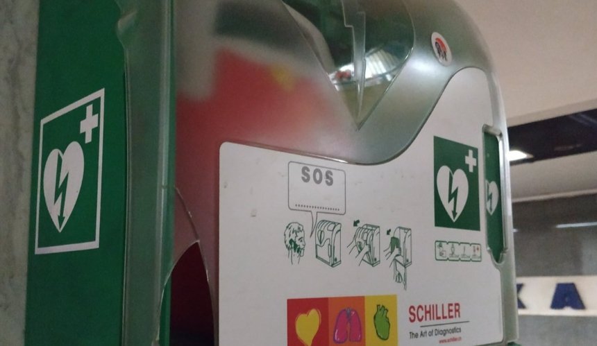 Вандалы повредили дефибрилляторы в метро