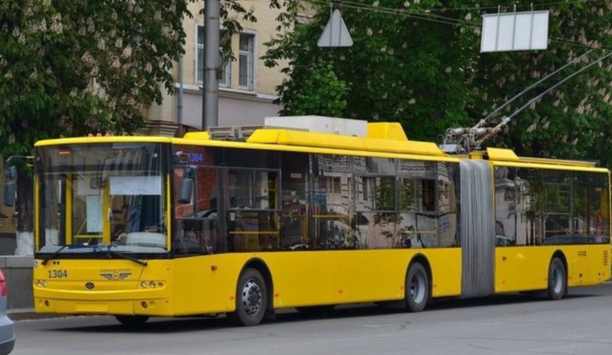 У Києві відновили роботу два тролейбуси та один трамвай