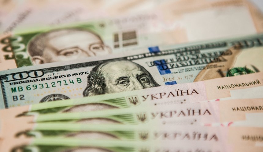 Курс долара в Україні