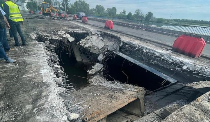 Коли запрацює міст через річку Здвиж у Макарові