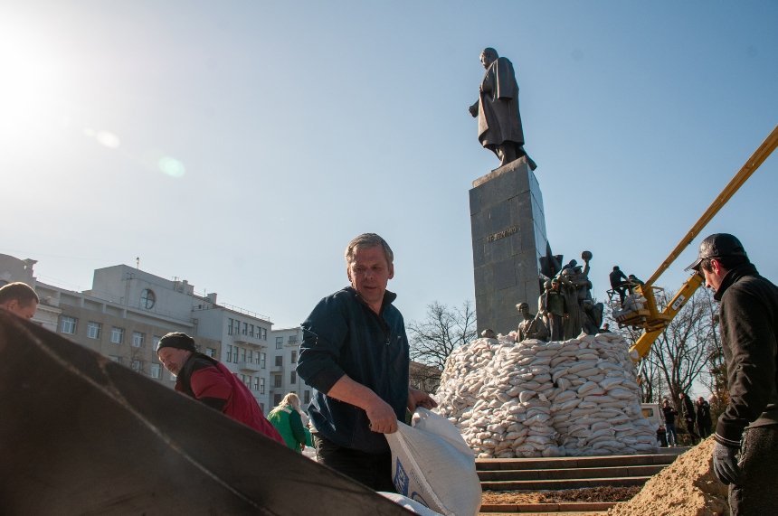 Як захищають пам'ятники в Україні від руйнувань