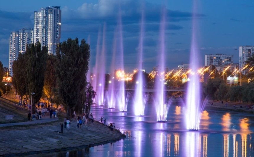 фонтани на русанівському каналі не вмикатимуть у Києві у 2023 році