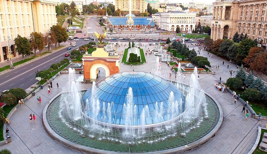 У Києві у 2023 році не працюватимуть фонтани на Майдані Незалежності та Русанівському каналі. Таке рішення прийняла столична влада: причина.