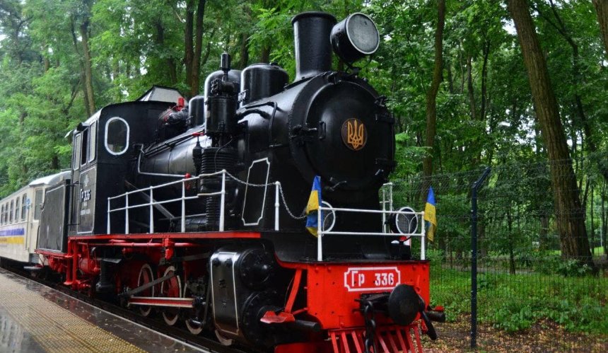 На Київській дитячій залізниці курсуватиме старовинний потяг