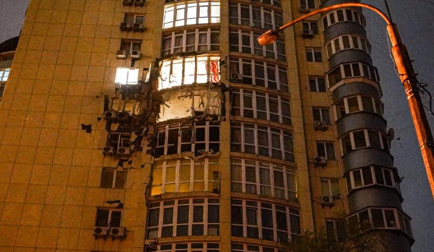 Вночі росія запустила по Києву 35 безпілотників: є руйнування та травмовані 