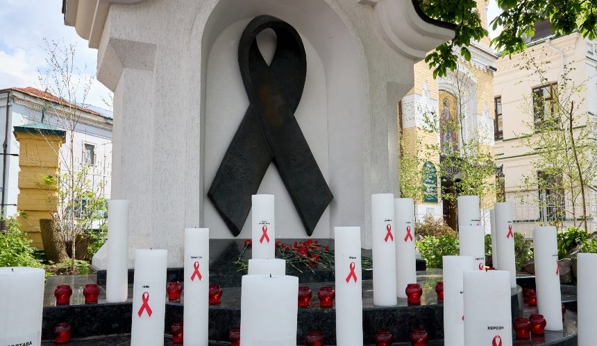 До Дня пам’яті померлих від СНІДу пройшла акція "Перемога в кожній клітині"