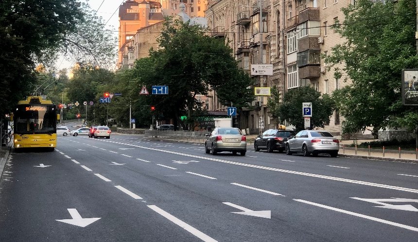У Києві завершили ремонт доріг, розпочатий у 2021 році: фото