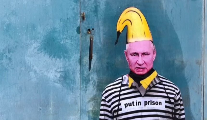 У Києві та області з’явилися графіті від Bananensprayer: фото