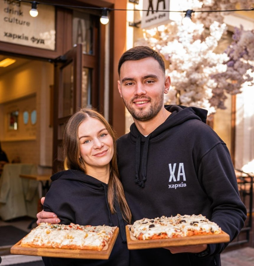 Заклади Києва, які відкрили переселенці: кафе ХА де готують квадратну піцу з Харкова