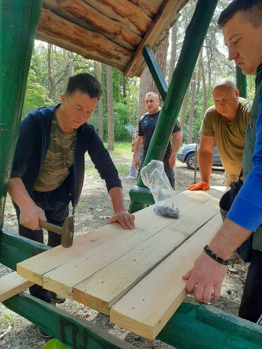 Кияни провели толоку в Святошинському лісництві